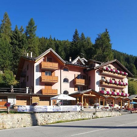 Hotel La Roccia Passo del Tonale Exteriér fotografie